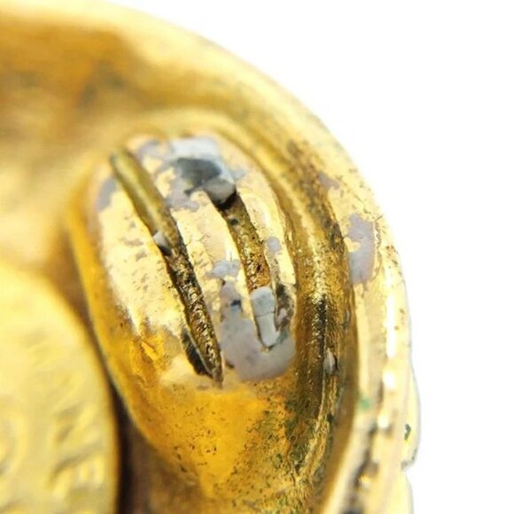 CHANEL CC Logos Quilted Round Clip-On Earrings Gold Tone 25 Auth - Picture 10 of 11